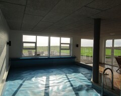 Koko talo/asunto Holiday Home With Swimming Pool, Sauna & Whirlpool. Free Wi-fi. (Nykøbing Mors, Tanska)