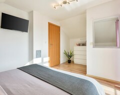 Koko talo/asunto 2 Bedroom Accommodation In Popovaca (Popovača, Kroatia)