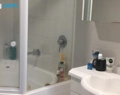Pansion Cozy Room In 2-room Central Apartment-1 (Canberra, Australija)