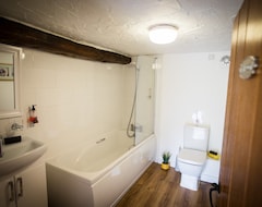 Cijela kuća/apartman Cuckoos Nest - Dog Friendly Cottage With A Hot Tub (Wotton-under-Edge, Ujedinjeno Kraljevstvo)
