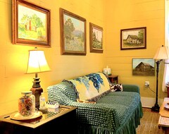 Cijela kuća/apartman Romantic King Fenced Farmhouse Dog & Kid Friendly (Chappell Hill, Sjedinjene Američke Države)