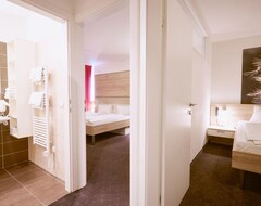 Hotelli Double Room For 3 Adults - Room Only - Hotel Planai By Alpeffect (Schladming, Itävalta)