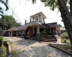 Khách sạn Oyo 93159 Resort Cinta Kasih (Cianjur, Indonesia)