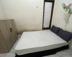Otel Spot On 93147 Rumah Kos Shilah Habib Syariah (Lamongan, Endonezya)