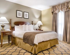Khách sạn Lovely Condo W/ Free Wifi, Seasonal Resort Pool & Close To Historic District (Williamsburg, Hoa Kỳ)