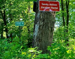 Entire House / Apartment Escape To Sandy Hollow Lake House (Nisula, USA)