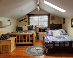 Hele huset/lejligheden Large, Fully Equipped, Private & Cozy Montana Guest Home With Hot Tub (Darby, USA)