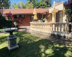 Cijela kuća/apartman Villa Rosa ( Beautiful Spanish Style Home with Lovely Garden in Fremont (Fremont, Sjedinjene Američke Države)