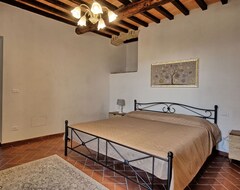 Toàn bộ căn nhà/căn hộ Villa in Pergine Valdarno with 4 bedrooms sleeps 8 (Pergine Valdarno, Ý)