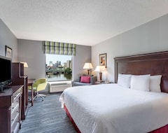 Hotel Hampton Inn & Suites Newark-Harrison-Riverwalk (Harrison, USA)