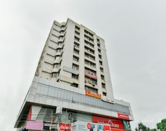 OYO 16663 Plaza Suites Hotel (Kottayam, India)