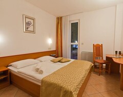 Khách sạn Villa Lovorka - Hotel Resort Drazica (Krk, Croatia)