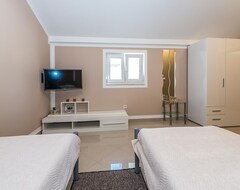 Casa/apartamento entero 4 Bedroom Accommodation In Kijevo (Kijevo, Croacia)