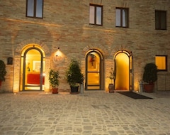 Hotel Palazzo Riccucci Resort (Montappone, Italy)