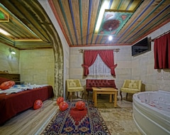 Otel Dora Cave (Göreme, Türkiye)
