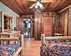 Koko talo/asunto New! New Paris Cabin ~ 11 Mi To Shawnee State Park (New Paris, Amerikan Yhdysvallat)