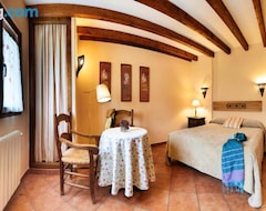 Entire House / Apartment Casa Rural Fuente Del Arca For 6 People (Montejo de la Sierra, Spain)