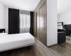Hotel Compostela Suites (Madrid, España)