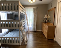 Entire House / Apartment Cozy 2 Bedroom 1 Bath Home (St. Marys, USA)