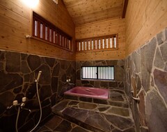 Hotelli Log Cabin Kinoko No Sato (Beppu, Japani)