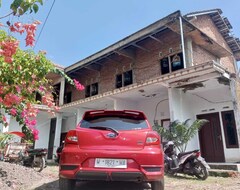 Khách sạn Spot On 93786 Kost Alamku Syariah (Jember, Indonesia)