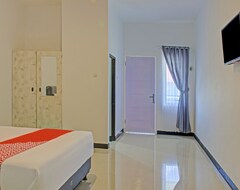 Hotel Oyo 3841 Wisma 25 (Cilacap, Indonezija)