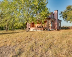 Toàn bộ căn nhà/căn hộ Texas Country Cottage On 15 Acres! (Blue Ridge, Hoa Kỳ)