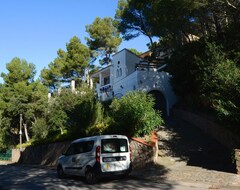 Entire House / Apartment Cala Moreta (Pals, Spain)
