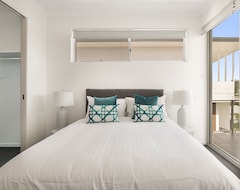 Entire House / Apartment Spacious Apartment With Generous Entertaining (Brisbane, Australia)