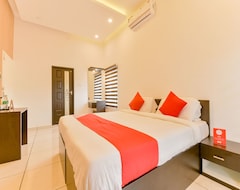 Hotel OYO 15973 F Square (Kochi, Indija)
