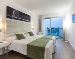 Hotel Sundown Ibiza Suites & Spa (Sant Josep de sa Talaia, España)