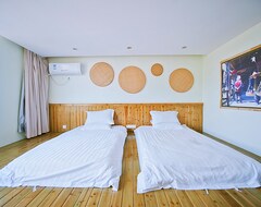 Hotel Wuyishan Jiujie Yihao Brookside Inn (Wuyishan, Kina)