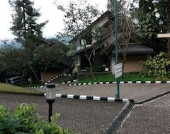 Hotelli Gunung Geulis Village (Bogor, Indonesia)