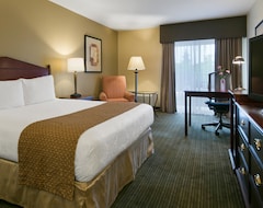 Hotel Best Western Plus Plaza By The Green (Kent, USA)