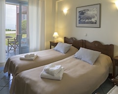 Khách sạn Mira Resort Maisonettes (Apolpena, Hy Lạp)