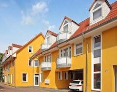 Cijela kuća/apartman This Comfortable Vacation Apartment For Up To 4 Adults And 1 Baby Is Located On The Second Floor Of (Neubrandenburg, Njemačka)