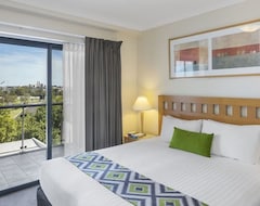 Khách sạn Nesuto Mounts Bay Perth Apartment Hotel (Perth, Úc)