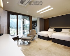 Hotel Pine Forest Jeongseon Alpine Resort (Jeongseon, South Korea)