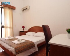 Otel Magnolia Rooms And Apartments (Sutomore, Montenegro)