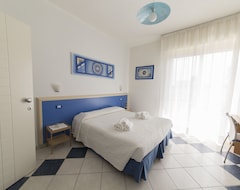 Guesthouse Lewis Rooms Poetto Beach (Cagliari, Italy)