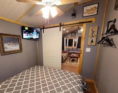 Casa/apartamento entero Comfy Cabin On The Hill (Asbury, EE. UU.)