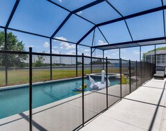 Casa/apartamento inteiro Remodeled Luxury 6 Bm Private Pool Villa-themed Rooms / 3 Miles To Disney (Kissimmee, Estados Unidos da América)