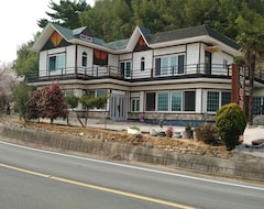 Hotel Sirak Pension (Changwon, Corea del Sur)