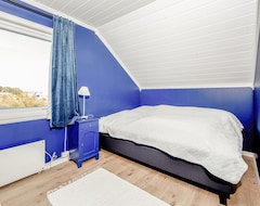Cijela kuća/apartman 5 Bedroom Accommodation In Fjørtoft (Haram, Norveška)