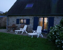 Toàn bộ căn nhà/căn hộ Spacious Cottage In Traditional Breton Farmhouse Near Sea (Pouldergat, Pháp)