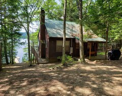 Hele huset/lejligheden Pet Friendly, Peaceful Rustic Camp On Keoka Lake. On Special! (Waterford, USA)