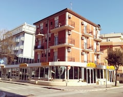 Khách sạn Cavallino (Cesenatico, Ý)
