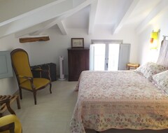 Tüm Ev/Apart Daire Stylish 2 Bed Apartment In The Heart Of Céret Old Town (Céret, Fransa)