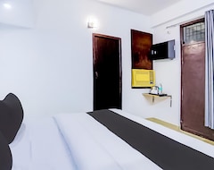 Khách sạn Roomshala 154 Hotel Atharv (Noida, Ấn Độ)