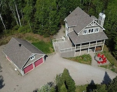 Toàn bộ căn nhà/căn hộ Chalet Horizon Alpin Spa Et Vue Sur Le Fleuve (Les-Éboulements, Canada)